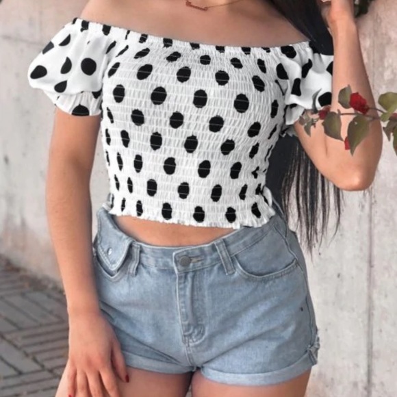 Jean Shorts with Pocket Detail - Picture 9 of 9